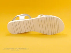 Kickers BETTY Blanc - 694790-30-3 - Nu-pieds Fille 15 Kickers BETTY Blanc - 694790-30-3 - Nu-pieds Fille -Tendance Pieds cd24607c73b9e66c561f35ea11d5d5ef img 6116.jpg 135757