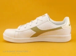 Diadora GAME 872730-40-31 White Gold - Sneakers Blanche Et Or 11 Diadora GAME 872730-40-31 White Gold - Sneakers Blanche Et Or -Tendance Pieds cd24607c73b9e66c561f35ea11d5d5ef img 7493.jpg 168584