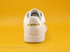 Diadora GAME 872730-40-31 White Gold - Sneakers Blanche Et Or 12 Diadora GAME 872730-40-31 White Gold - Sneakers Blanche Et Or -Tendance Pieds cd24607c73b9e66c561f35ea11d5d5ef img 7494.jpg 168582